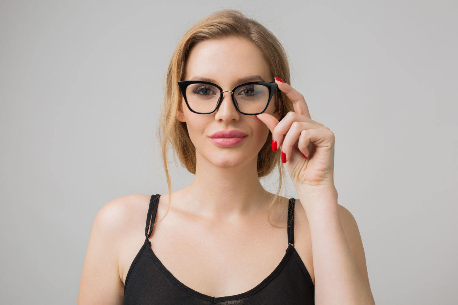 Nowoczesne okulary dla osób z wadą wzroku – unikalne oprawki do wyboru