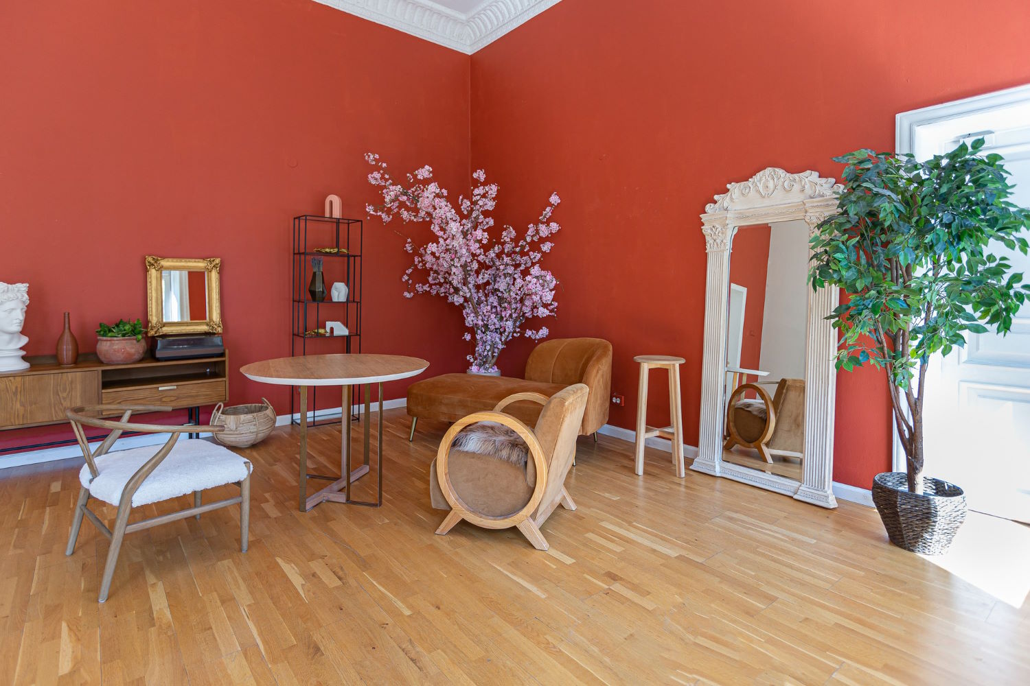 Drewniane deski podłogowe: magia naturalnego piękna i niezawodności dla Twojego domu